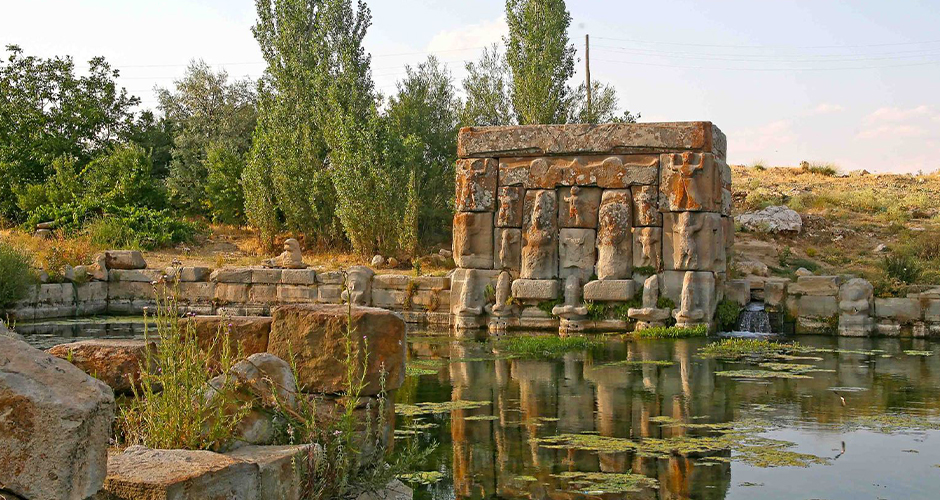 Eflatun Pınarı: Hititlerden Günümüze Taşan İzler